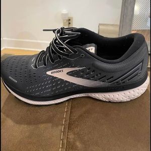 Brooks Ghost 13 Women’s Size 9.0